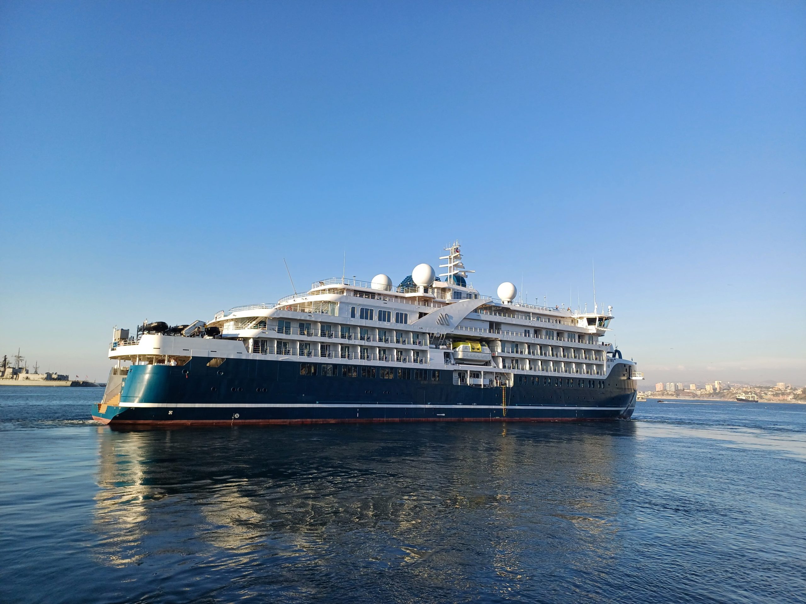 El MV SH Vega de Swan Hellenic hace su primera escala en Valparaíso