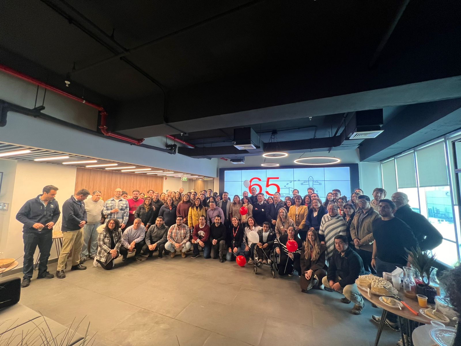 AGUNSA celebra 65 años de historia conmemorando junto a sus equipos en todo Chile