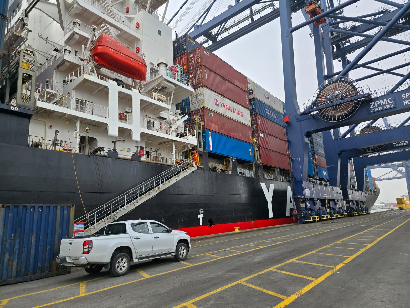 YM EXCELLENCE realiza su primera recalada en Puerto San Antonio