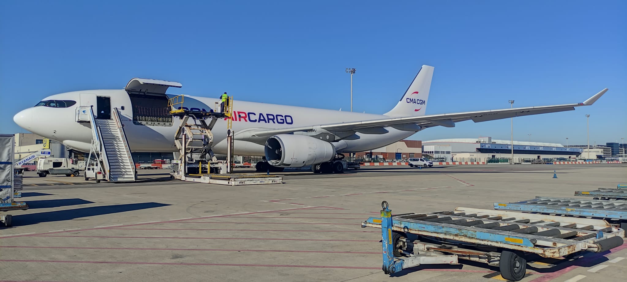 AGUNSA EUROPA/  DIR  realiza un servicio logístico integral