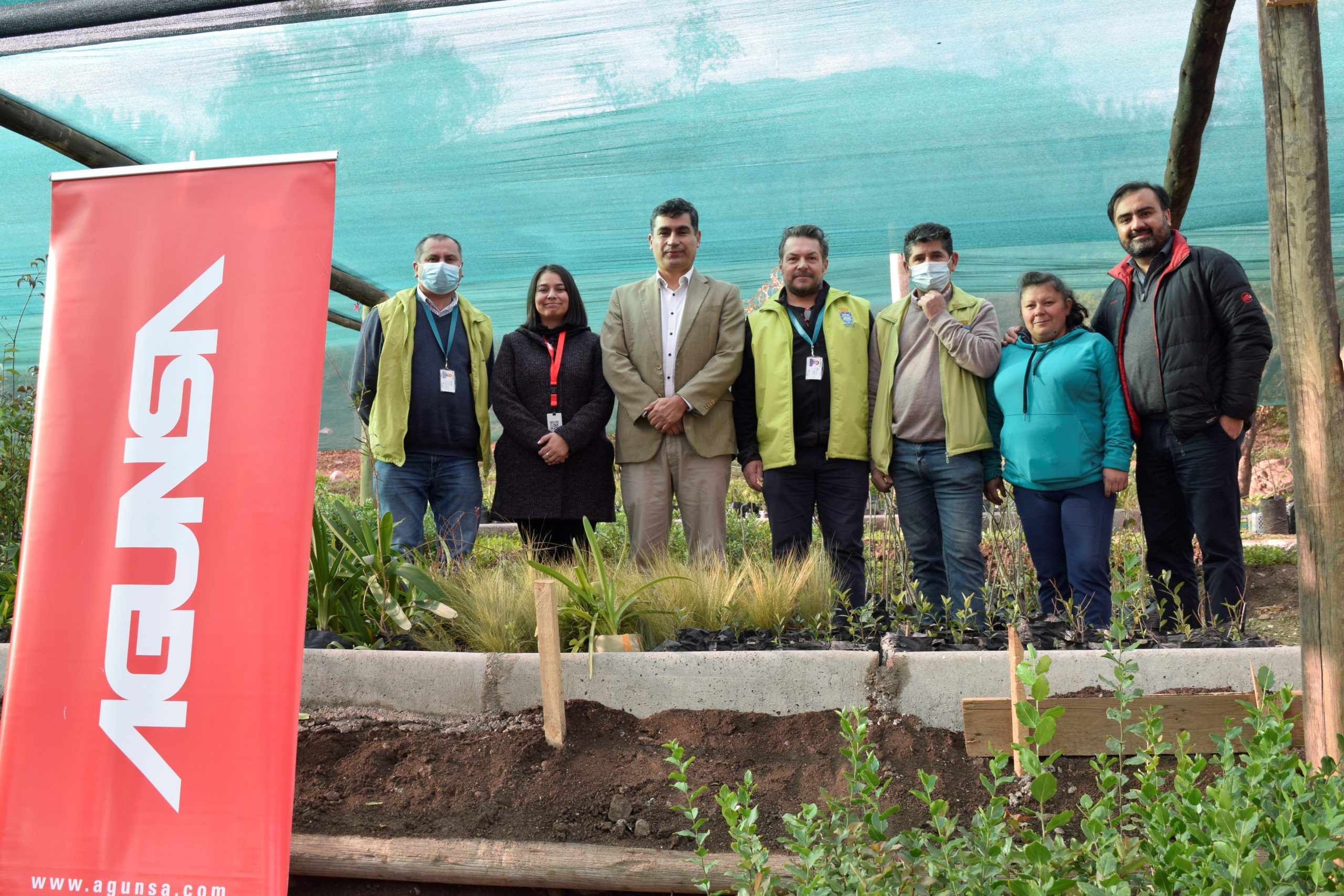AGUNSA dona arboles al proyecto Parque Cerros de Renca.