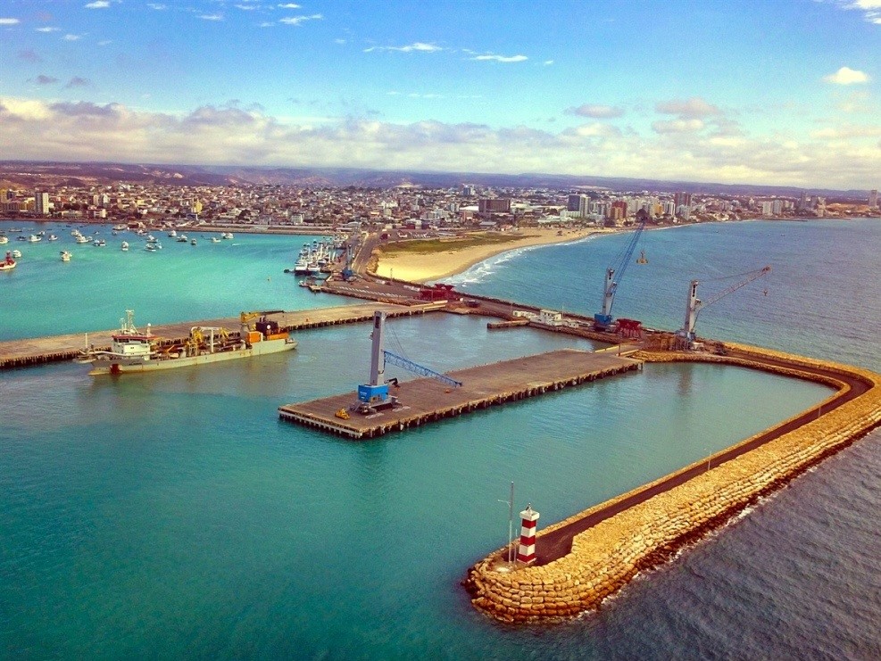 Terminal Portuario de Manta alcanza los 14 metros de calado.