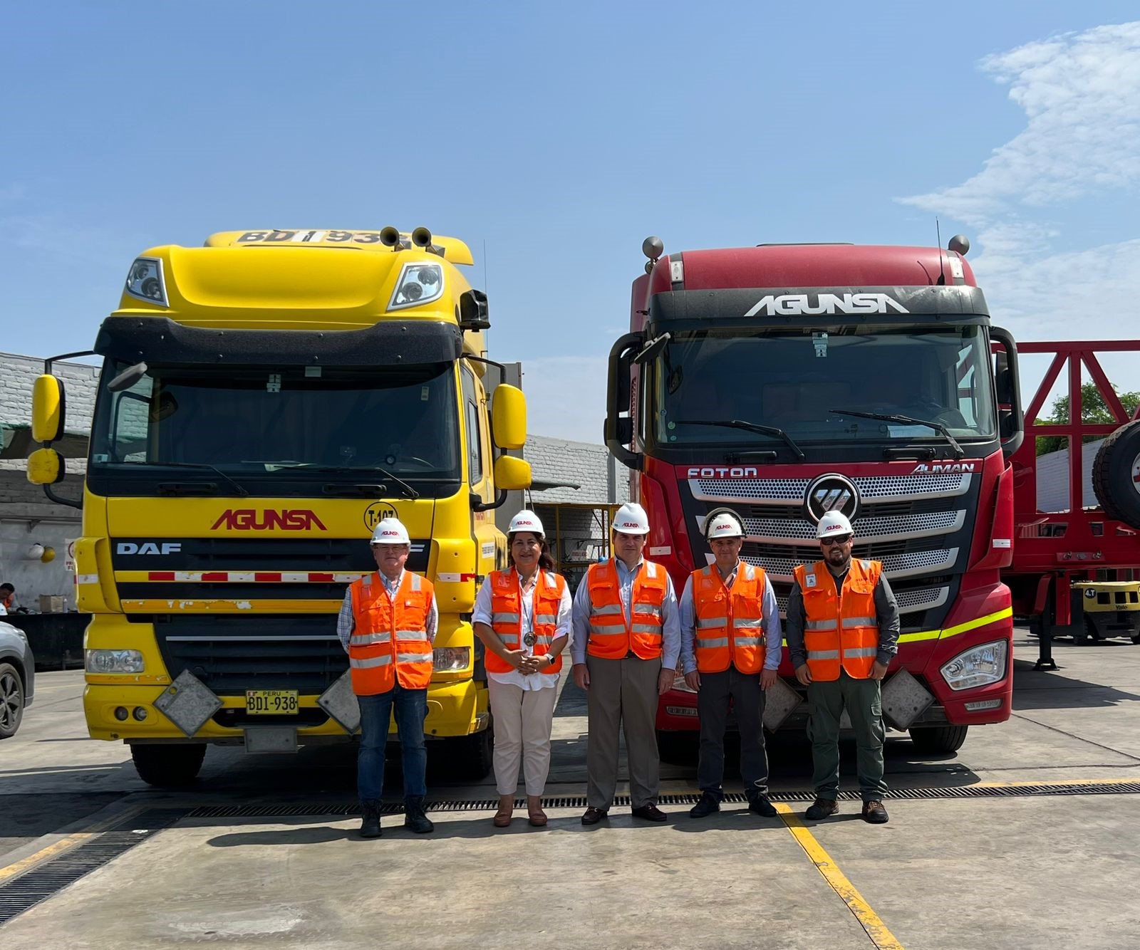 IMUPESA recibe visita de embajador chileno en Perú.